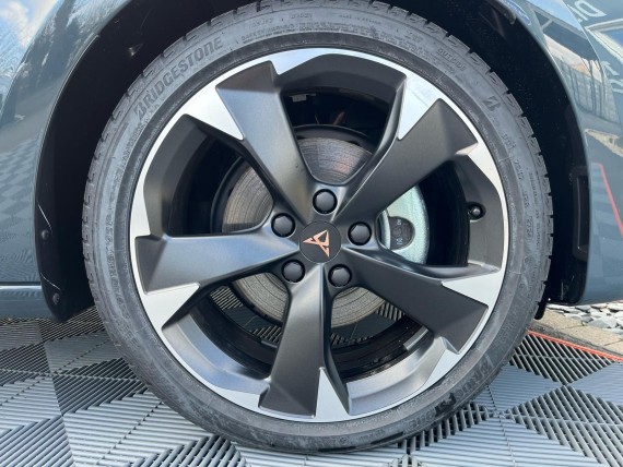 SEAT CUPRA LEON ST Cupra Leon ST-005.jpg